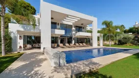 Nueva Andalucia 6 bedrooms villa for sale