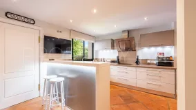 Villa con 4 dormitorios en venta en Zona F