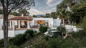 Villa for sale in El Madroñal with 4 bedrooms