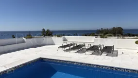 Duplex penthouse for sale in Guadalmina Baja