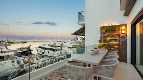 Apartamento con 3 dormitorios en venta en Marbella - Puerto Banus