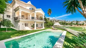 Villa en venta en Los Naranjos Golf