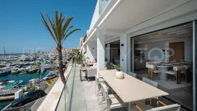 Se vende duplex de 4 dormitorios en Marbella - Puerto Banus