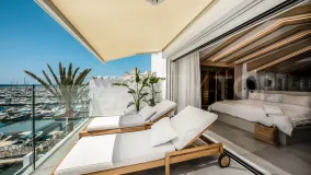 Se vende duplex de 4 dormitorios en Marbella - Puerto Banus