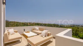 For sale villa in Nueva Andalucia with 5 bedrooms