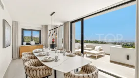 For sale villa in Nueva Andalucia with 5 bedrooms