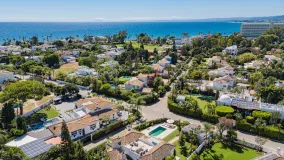 Comprar villa con 6 dormitorios en Casasola