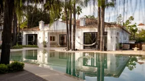 For sale 6 bedrooms villa in Nueva Andalucia