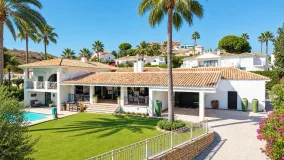 Buy villa in Paraiso Alto