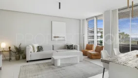 Comprar apartamento de 3 dormitorios en Estepona Oeste