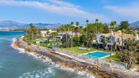 Se vende villa en Casasola