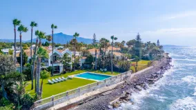Se vende villa en Casasola