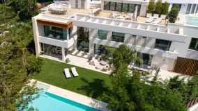 Los Monteros Playa, villa de 5 dormitorios a la venta