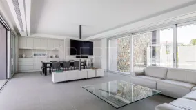 Altos de Puente Romano 6 bedrooms villa for sale