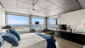 Ático de 6 dormitorios en venta en Rio Real