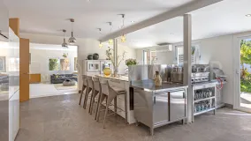 Villa for sale in Guadalmina Alta