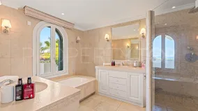 Villa with 5 bedrooms for sale in Cascada de Camojan