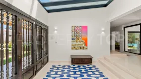 Villa a la venta en Guadalmina Baja con 7 dormitorios