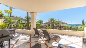Buy apartment with 3 bedrooms in Los Monteros Playa
