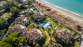 Buy apartment with 3 bedrooms in Los Monteros Playa