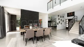 Buy La Quinta villa with 4 bedrooms