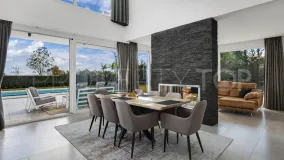 Buy La Quinta villa with 4 bedrooms