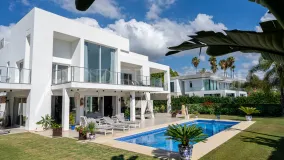 Buy La Quinta villa with 4 bedrooms