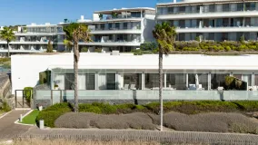 Estepona Playa, villa de 4 dormitorios en venta