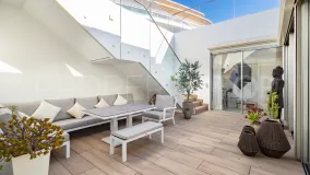 Estepona Playa, villa de 4 dormitorios en venta