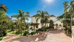 16 bedrooms El Paraiso villa for sale