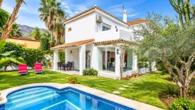 Villa for sale in Nagüeles with 4 bedrooms
