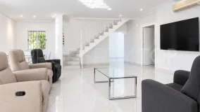 Villa for sale in Nagüeles with 4 bedrooms