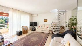 Comprar atico duplex de 4 dormitorios en Marbella Centro