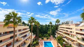 Comprar atico duplex de 4 dormitorios en Marbella Centro