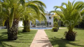 Villa con 5 dormitorios a la venta en Guadalmina Baja