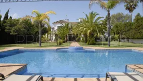 Villa con 5 dormitorios a la venta en Guadalmina Baja