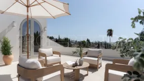 Villa for sale in Nueva Andalucia with 4 bedrooms