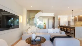 Se vende adosado de 5 dormitorios en Altos de Salamanca
