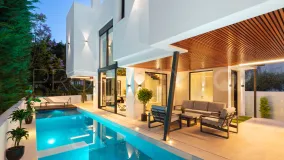 Villa for sale in Marbella Golden Mile with 5 bedrooms