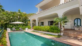 For sale villa with 5 bedrooms in Cascada de Camojan