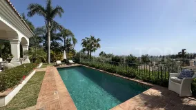 For sale villa with 5 bedrooms in Cascada de Camojan