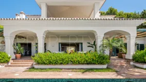 For sale villa with 5 bedrooms in Cascada de Camojan