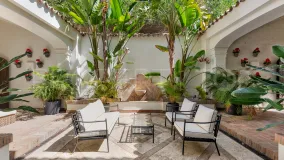 For sale villa with 5 bedrooms in Cascada de Camojan