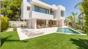 Buy villa in La Pepina with 5 bedrooms
