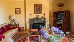Villa for sale in Estepona