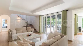 For sale Zona F 4 bedrooms villa