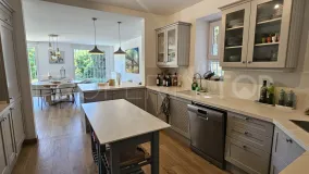 For sale Zona F 4 bedrooms villa
