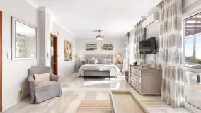 Semi detached villa for sale in La Duquesa Golf with 4 bedrooms