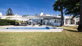 Se vende bungalow en La Duquesa Golf con 4 dormitorios