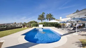 Semi detached villa for sale in La Duquesa Golf with 4 bedrooms